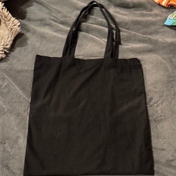 Mom / Titi Black Tote Bag with floral Text - Picture 4 of 5